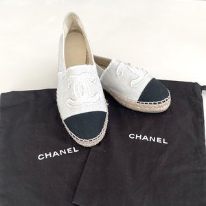 Chanel canvas linen black flat espadrilles size 39 8.5 made in Spain